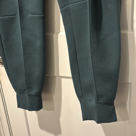 Nike Womens Standard Fit Mid Rise Full Length Jogger pants XL - Picture 3 of 8